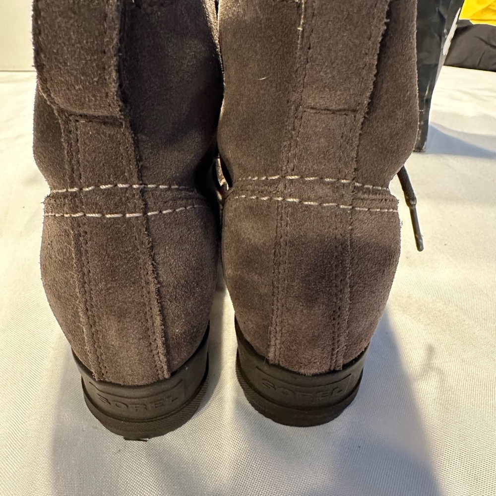 Sorel Evie lace-up wedge boot brown suede size 6 
NIB (box damaged) - Picture 5 of 7